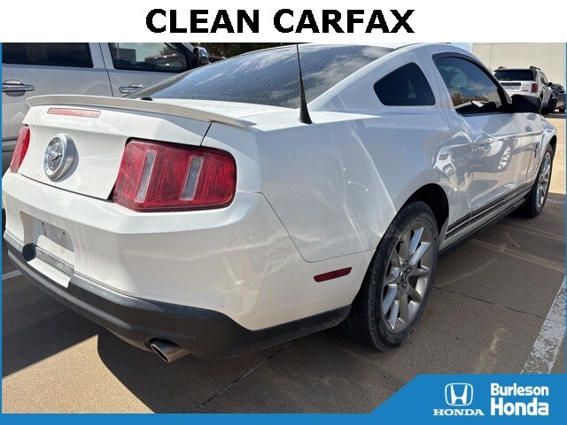 2010 Ford Mustang Base photo 4