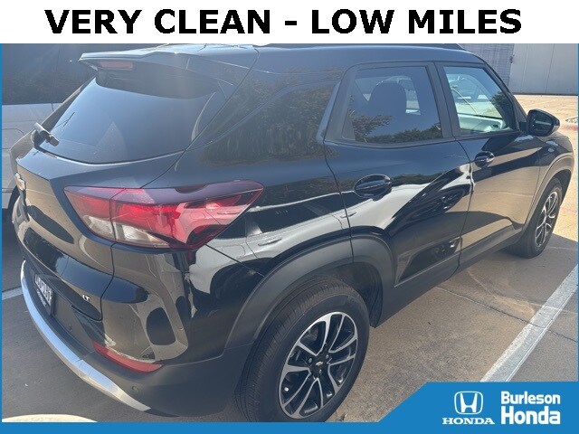 2025 Chevrolet Trailblazer LT photo 3