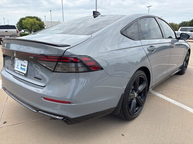 2025 Honda Accord Hybrid Sport-L photo 3