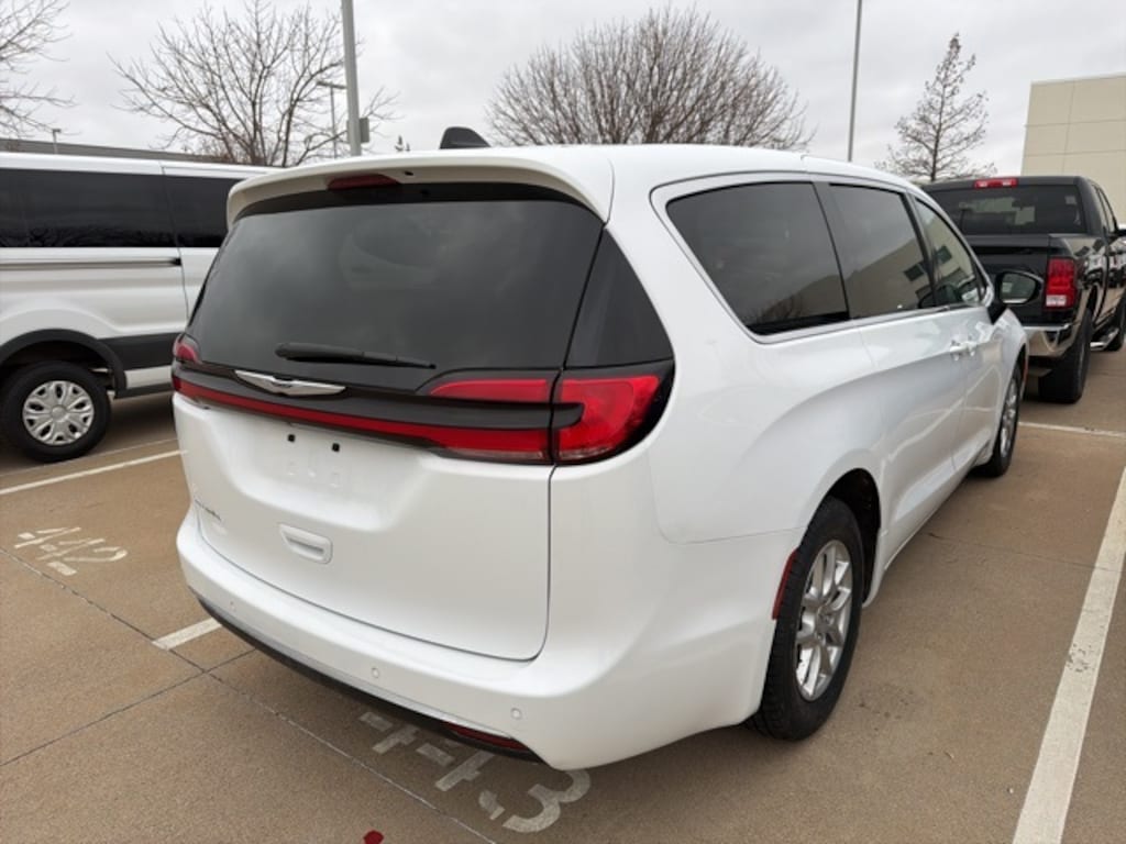 Used 2024 Chrysler Pacifica Touring L Van Passenger Van