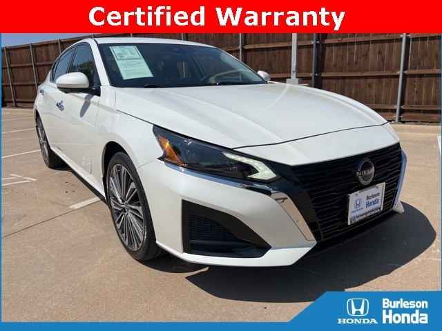 Used 2023 Nissan Altima SL with VIN 1N4BL4EW0PN334746 for sale in Burleson, TX