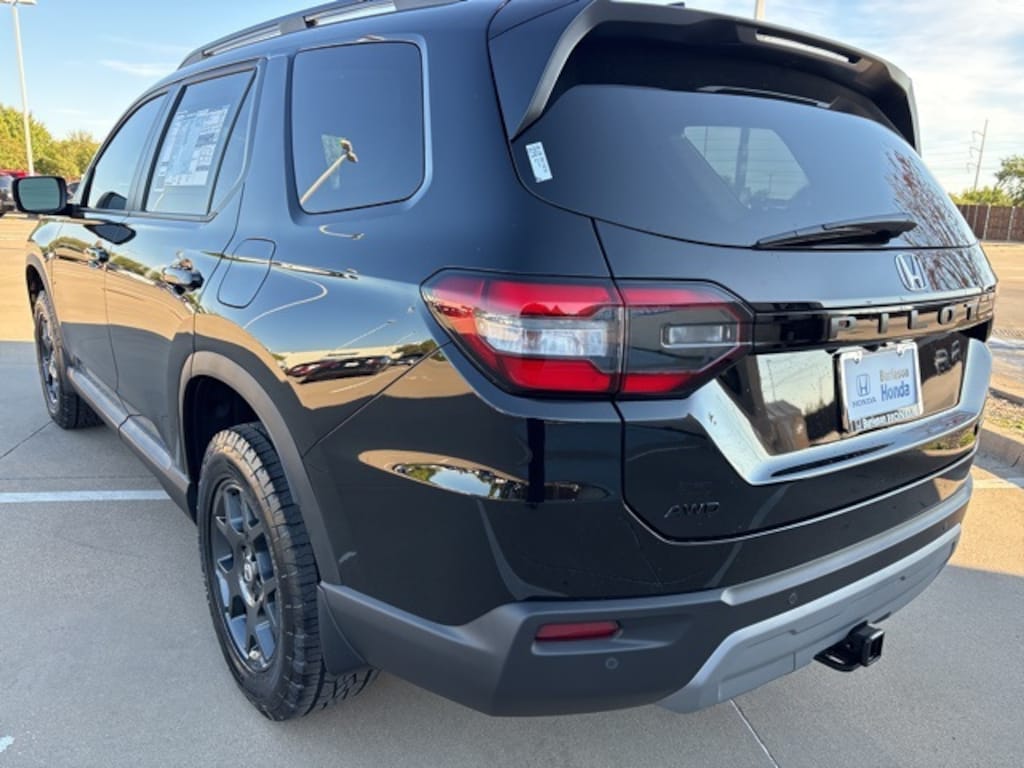 New 2025 Honda Pilot TrailSport SUV