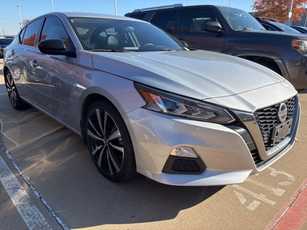 Used 2022 Nissan Altima 2.5 SR Sedan