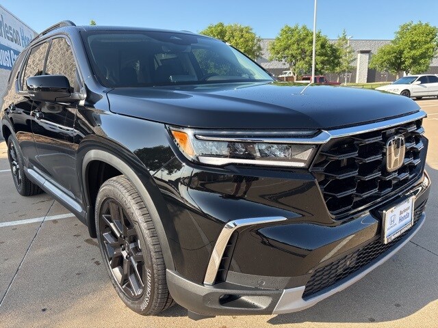 2025 Honda Pilot Touring photo 2