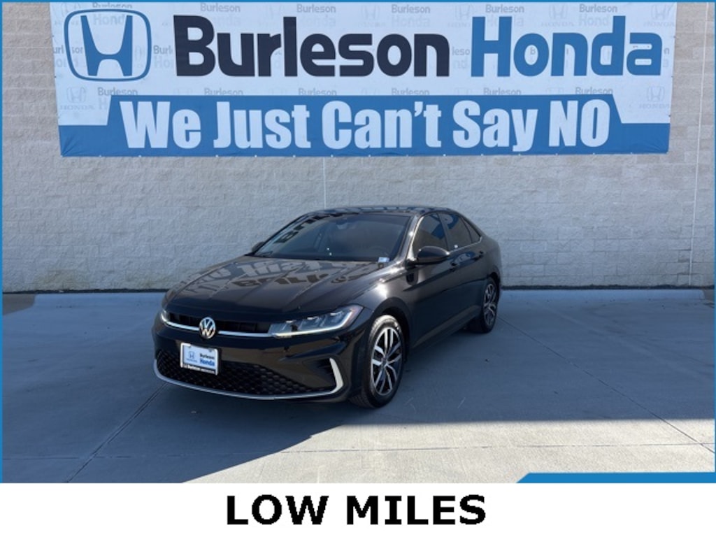 Used 2025 Volkswagen Jetta 1.5T SE Sedan