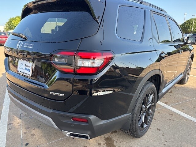 2025 Honda Pilot Touring photo 3