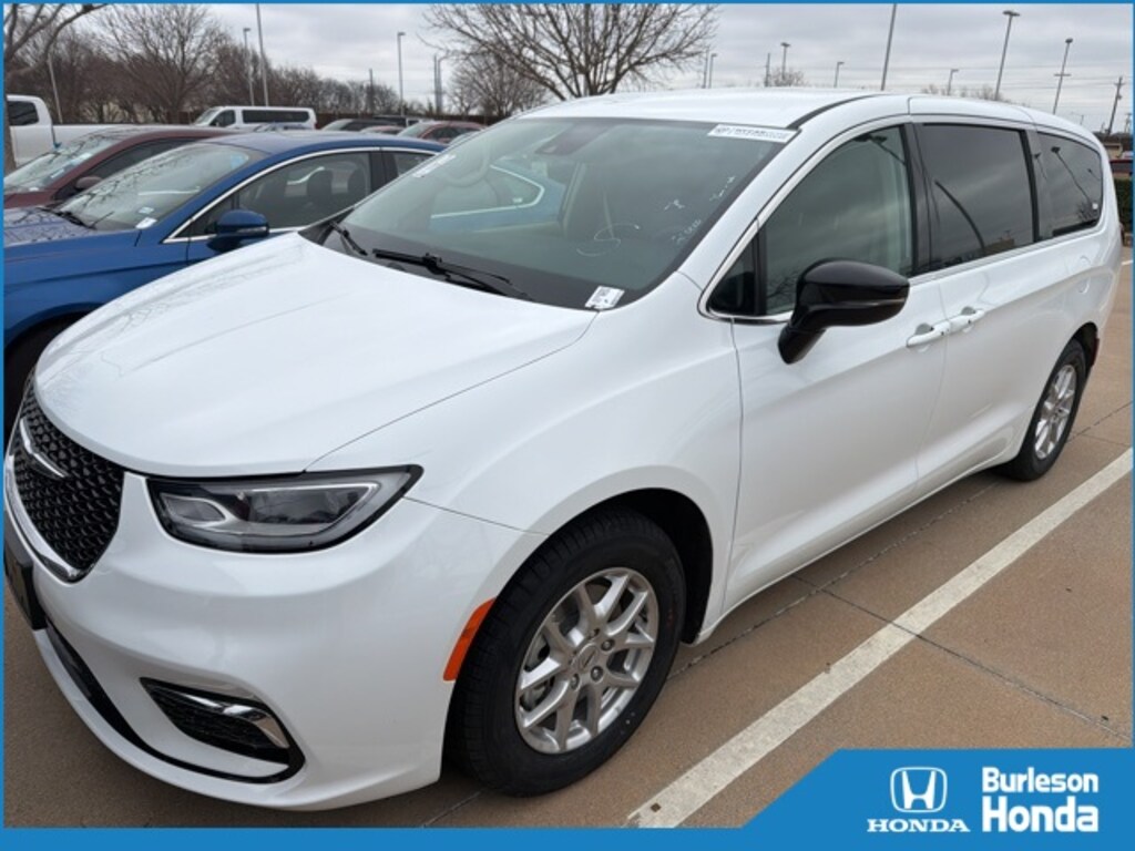 Used 2024 Chrysler Pacifica Touring L Van Passenger Van