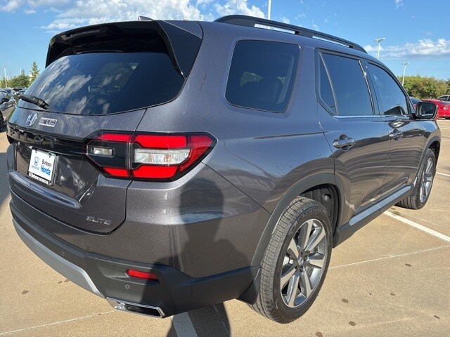 2025 Honda Pilot Elite photo 3