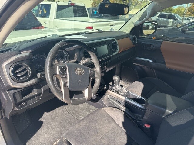 2017 Toyota Tacoma SR5 Sport TRD Pro photo 4