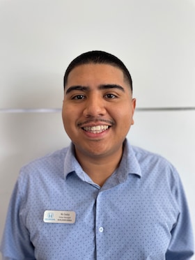 Staff member Nic Godoy from ID_507cbec2d3dc