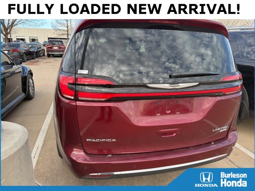 Used 2023 Chrysler Pacifica Limited Van Passenger Van