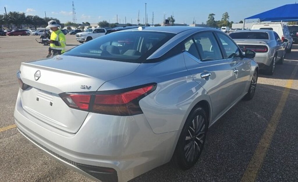 Used 2023 Nissan Altima 2.5 SV Sedan