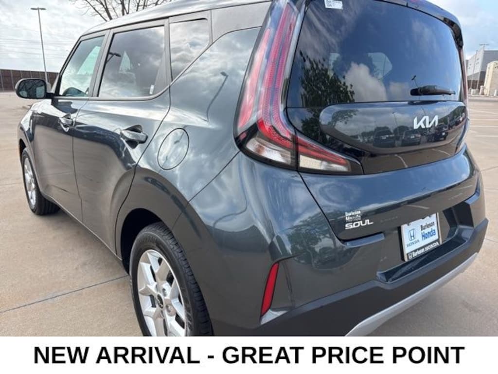 Used 2025 Kia Soul LX Hatchback