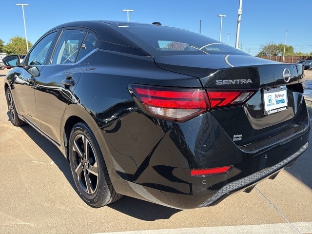 2024 Nissan Sentra SV photo 3