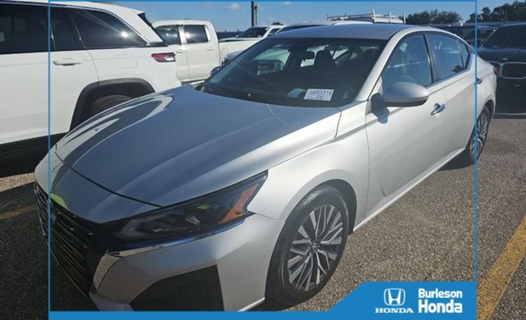 Used 2023 Nissan Altima 2.5 SV Sedan