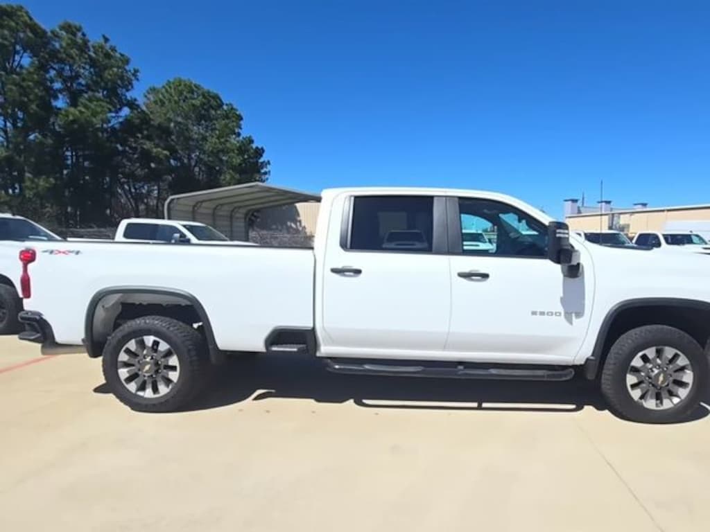 Used 2025 Chevrolet Silverado 2500 HD Custom Truck Crew Cab