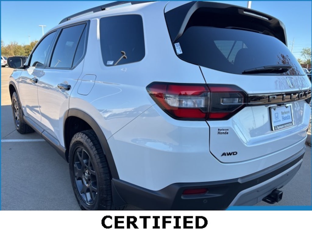 Certified 2025 Honda Pilot TrailSport SUV