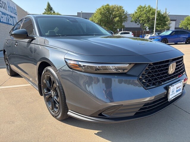 2025 Honda Accord SE photo 2