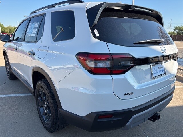 2025 Honda Pilot TrailSport photo 4