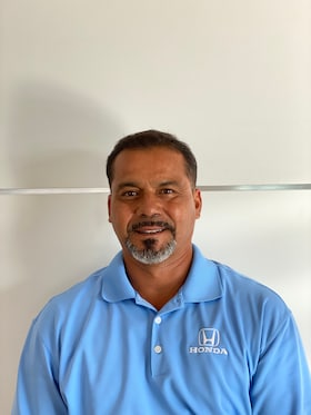 Staff member Azael "Ozzie" Calvillo from ID_507cbec2d3dc