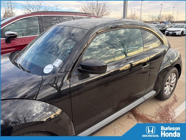 2014 Volkswagen Beetle 1.8's photo