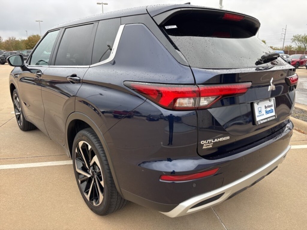 Used 2024 Mitsubishi Outlander SE SUV