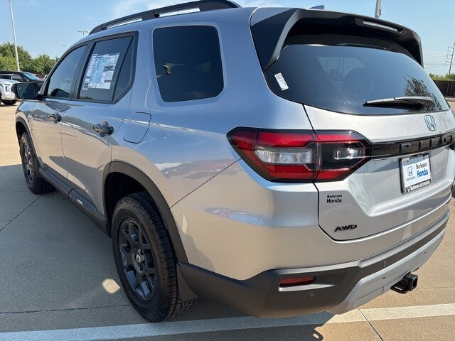 2025 Honda Pilot TrailSport photo 4