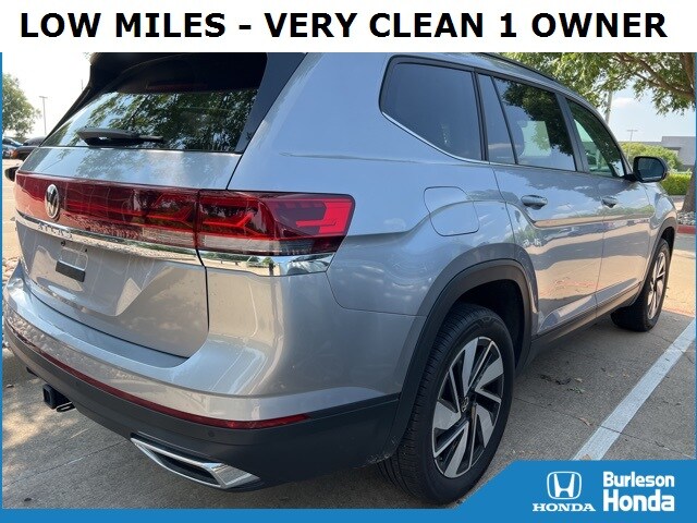 2024 Volkswagen Atlas SE Technology photo 3