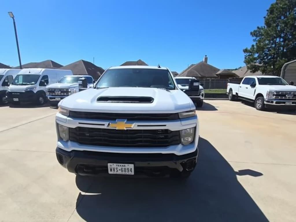 Used 2025 Chevrolet Silverado 2500 HD Custom Truck Crew Cab