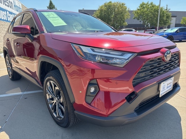Used 2022 Toyota RAV4 XLE Premium with VIN JTMB6RFVXND058552 for sale in Northfield, Minnesota