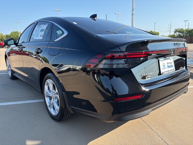 2025 Honda Accord LX photo 4