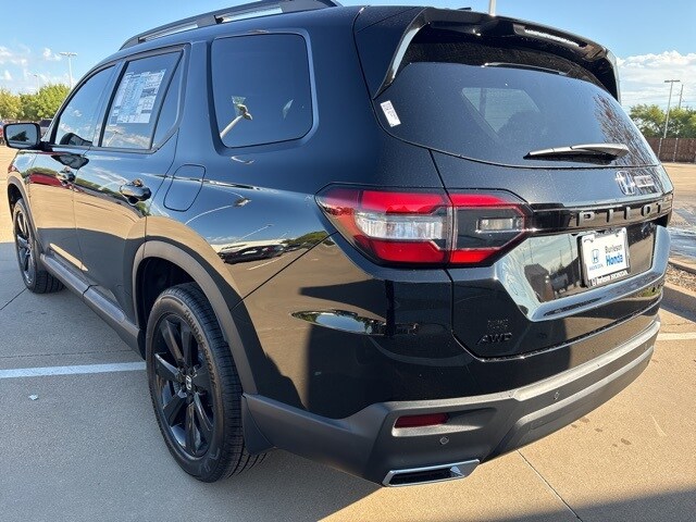 2025 Honda Pilot Black Edition photo 4