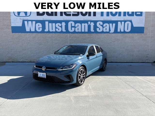 2025 Volkswagen Jetta Sport's photo