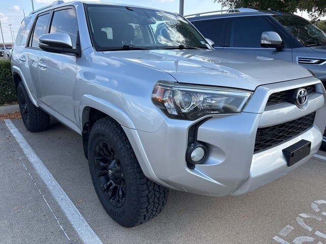 2017 Toyota 4Runner Limited SR5 Premium photo 3