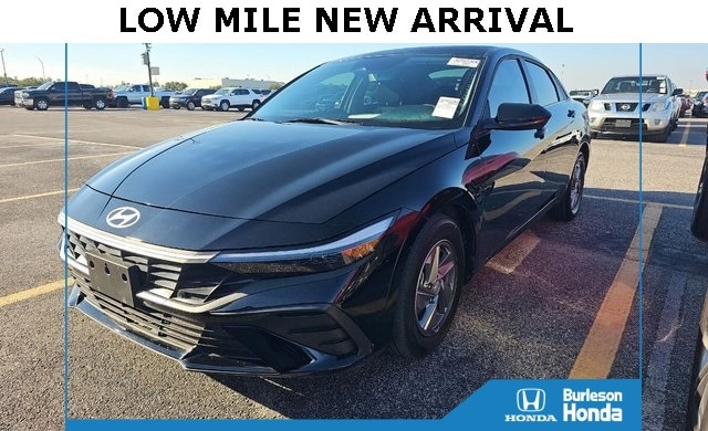 2025 Hyundai Elantra SE's photo