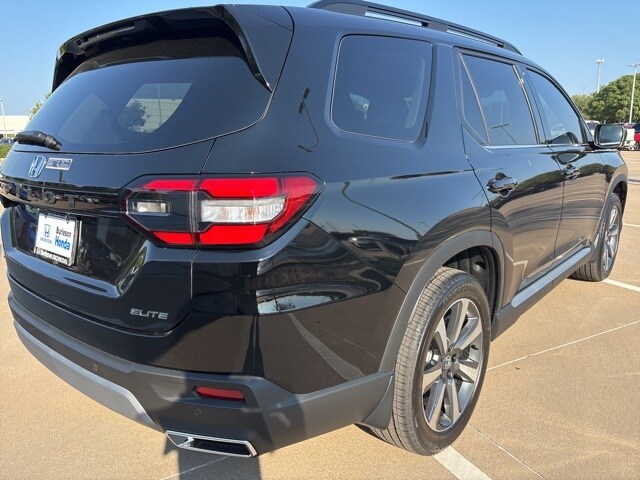 2025 Honda Pilot Elite photo 2