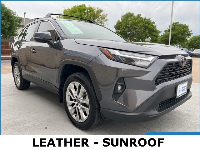 2024 Toyota RAV4 XLE Premium photo 2