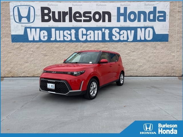 2025 Kia Soul LX's photo