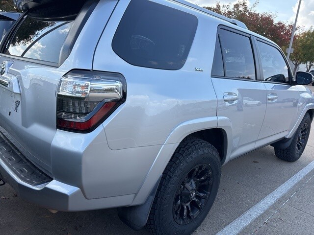 2017 Toyota 4Runner Limited SR5 Premium photo 4