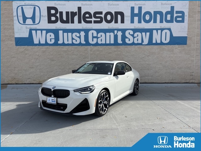 2025 BMW 2 Series M240i's photo