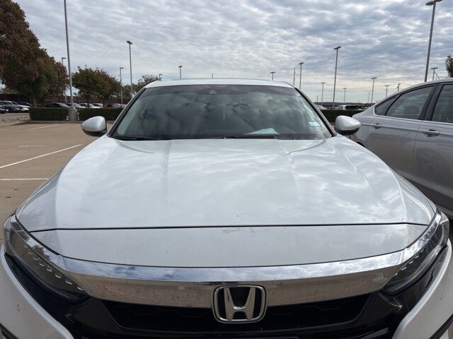 2020 Honda Accord Touring 2.0T photo 2