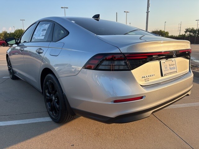 2025 Honda Accord SE photo 3