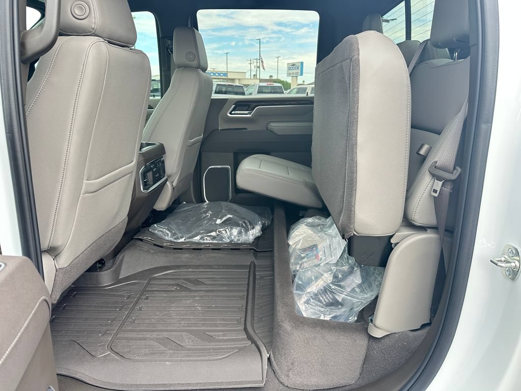 2025 GMC Sierra 3500HD SLT - Photo 28