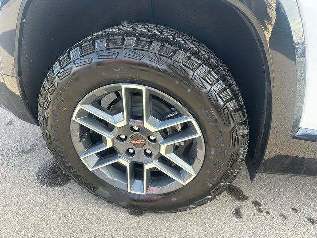 2026 GMC Terrain AT4 - Photo 9