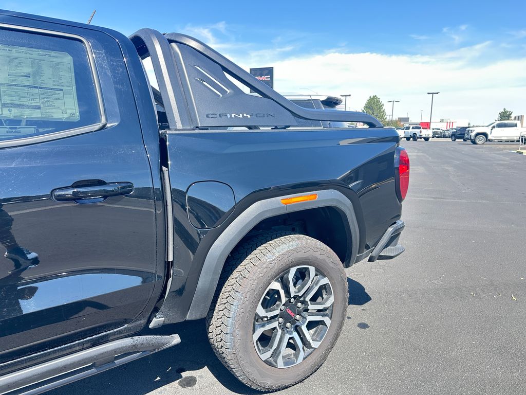 2025 GMC Canyon AT4 - Photo 11