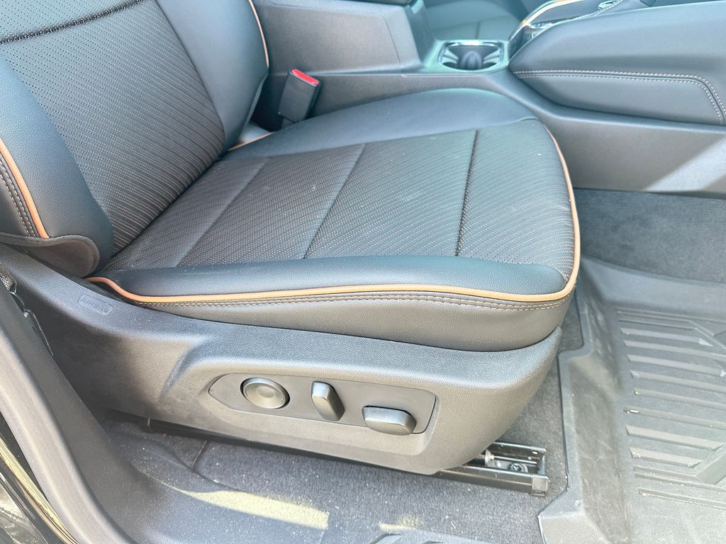 2025 GMC Canyon AT4 - Photo 29