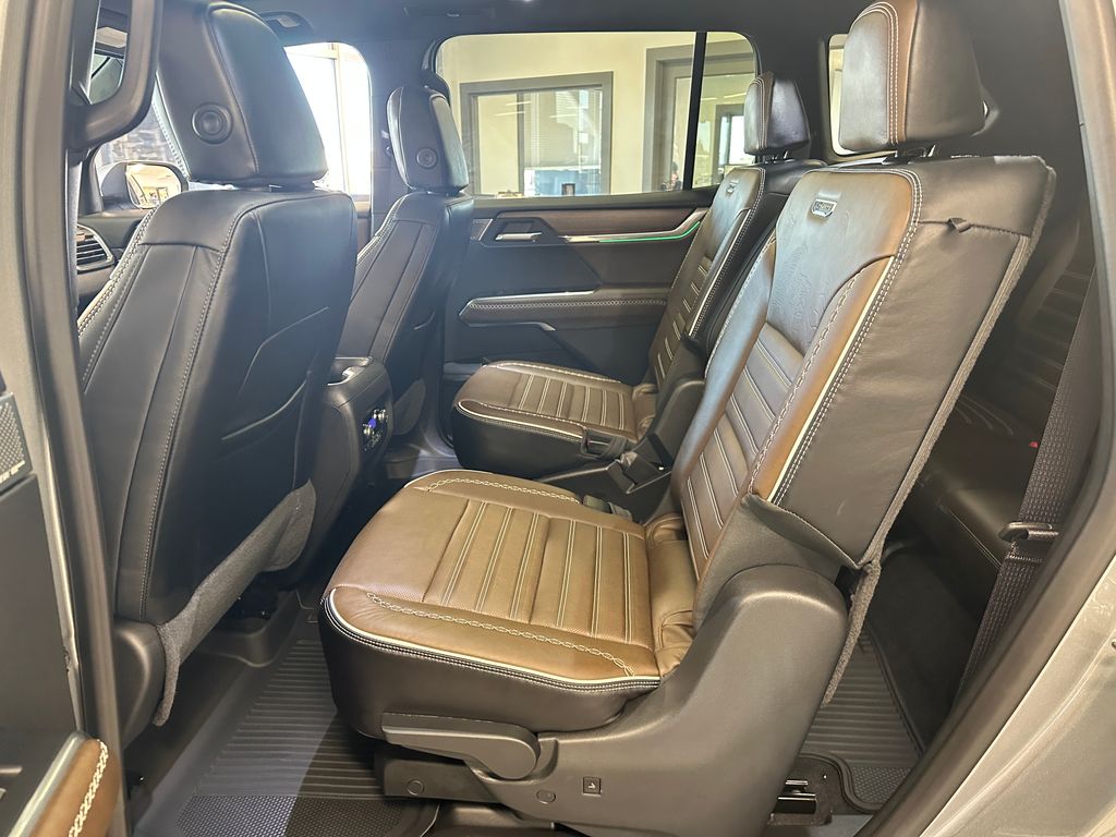 2026 GMC Acadia Denali Ultimate - Photo 24