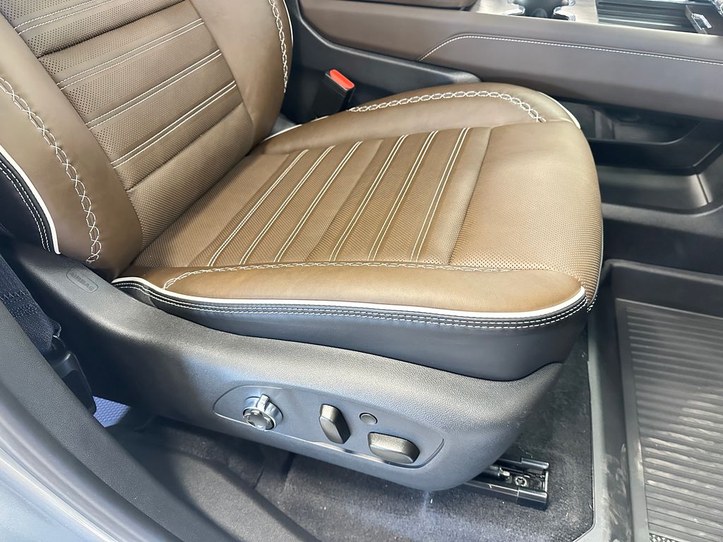 2026 GMC Acadia Denali Ultimate - Photo 27
