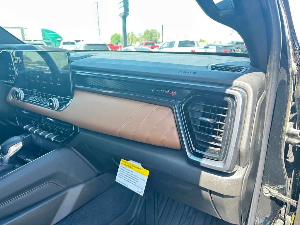 2025 GMC Canyon AT4 - Photo 30