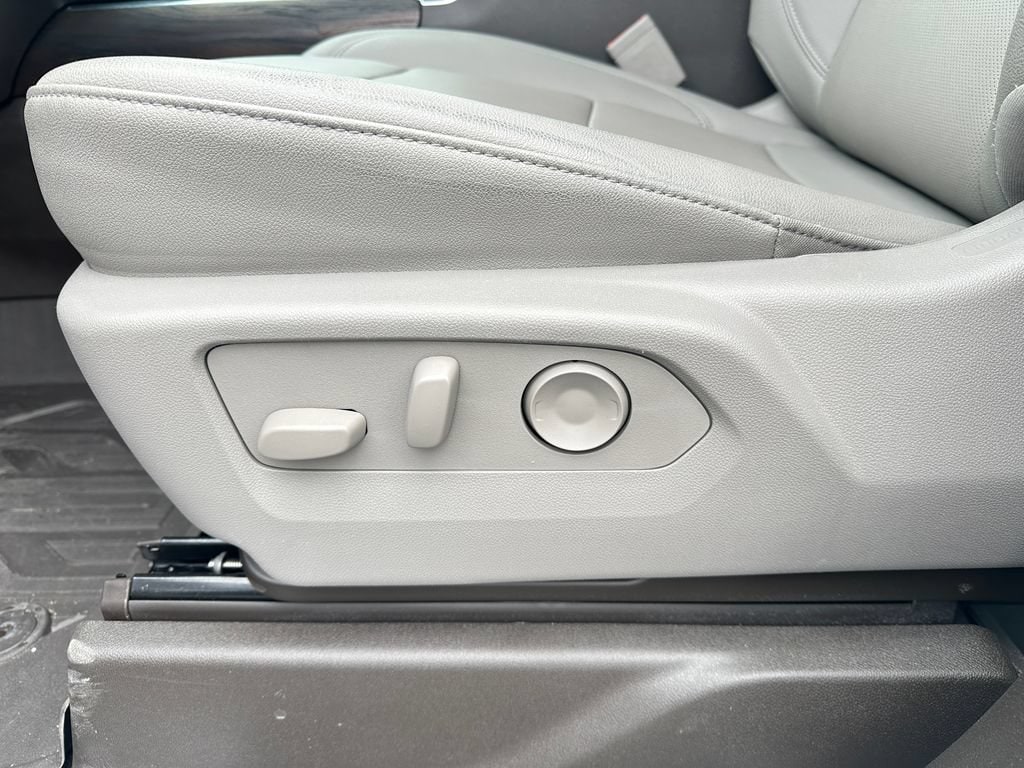 2025 GMC Sierra 3500HD SLT - Photo 16